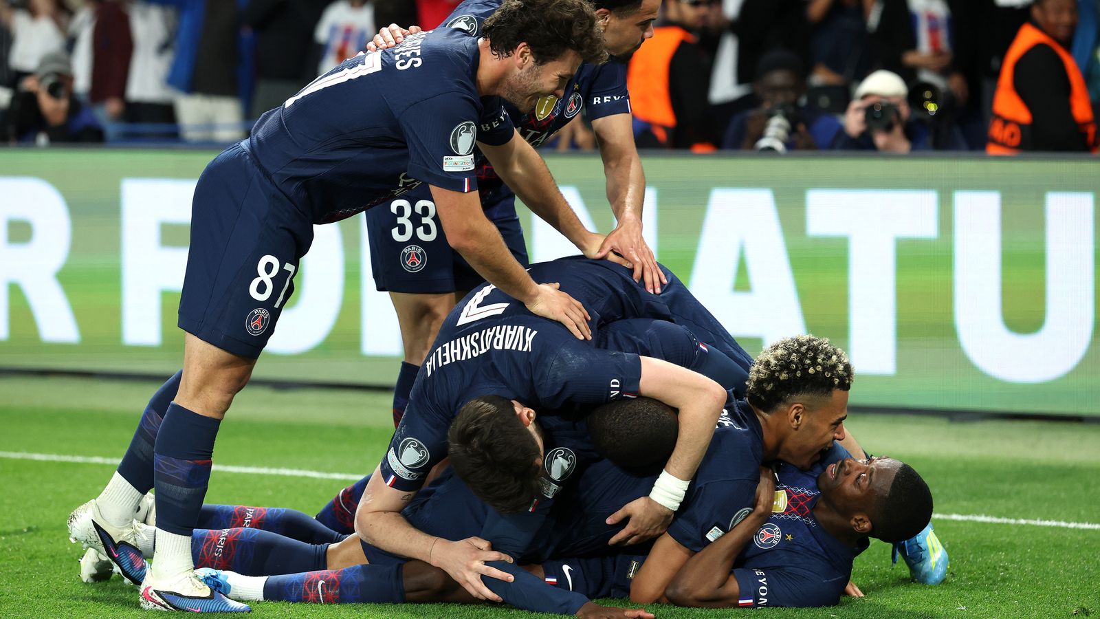 Phòng chiến thuật Allianz Arena 6/5 — Vincent Kompany và bài toán ngược dòng 4 bàn trước PSG